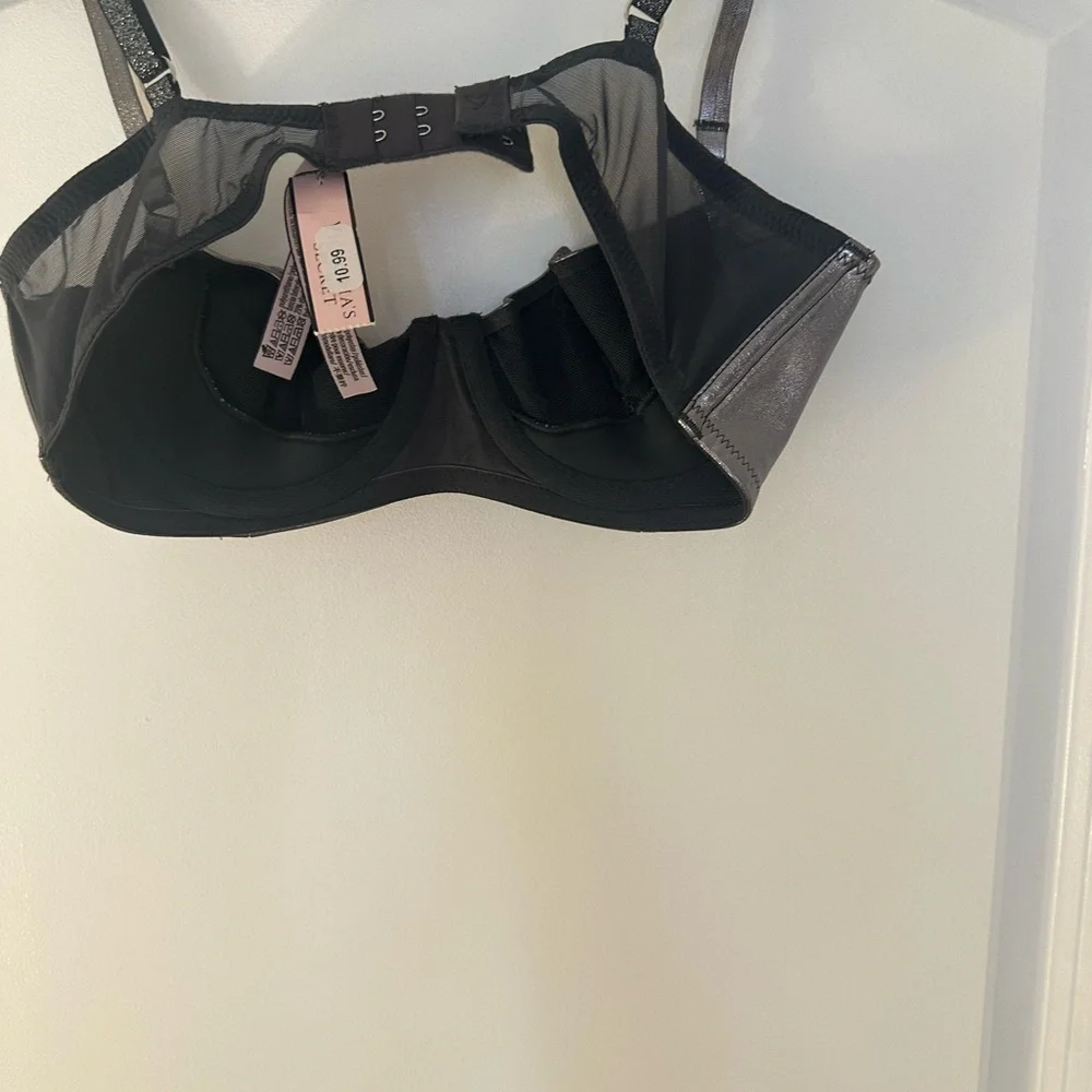 Victoria’s Secret Metallic Silver Bra - Size 32B, Brand New - Picture 3 of 4